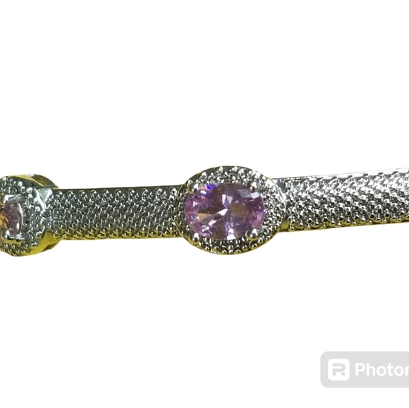 VINTAGE SILVERTONE & SPARKLING PINK FACETED AUSTRIAN CRYSTAL HINGED BRACELET - Picture 5 of 6